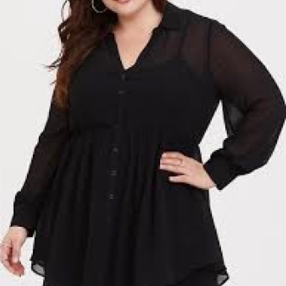 Torrid BLACK GEORGETTE BABYDOLL BLOUSE size 1